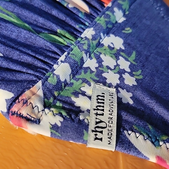 Rhythm Blue Floral Bikini Top Size Large Underwire - Picture 6 of 7